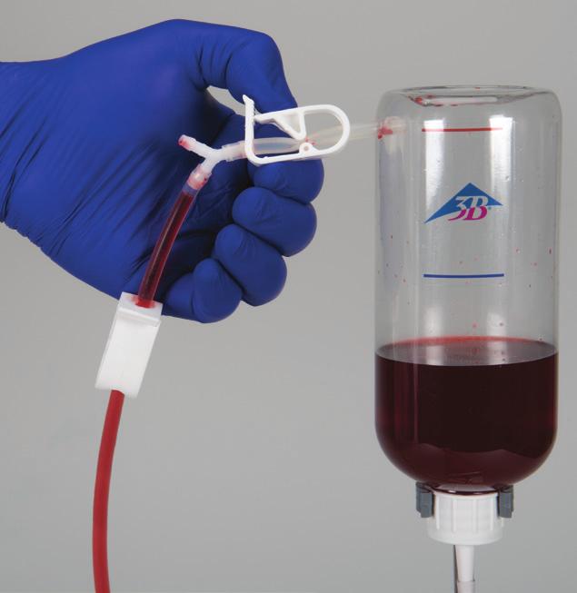 Após o uso do braço para injeção Siga as seguintes etapas para remover o sangue artificial após o uso: 1.
