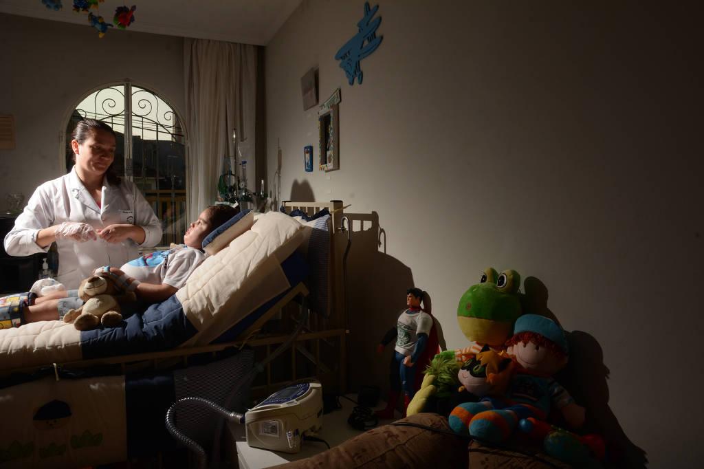Gianlucca, 5, tem doença rara e ficou 340 dias sem medicação, mesmo com decisão judicial obrigando o governo a ofertá-la - Karime Xavier - 13.jul.
