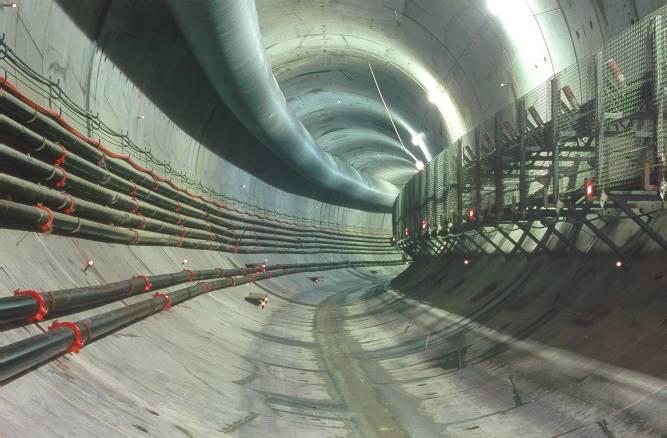 Apresentação do Projecto: EXECUÇÃO Estações 1 estação enterrada 17 estações à superfície Linhas: 13 Km concluídos Túneis Túnel da Campanhã: 2.
