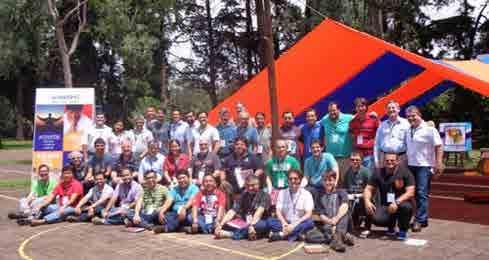 39 irmãos e leigos se reúnem em Guatemala O 'Encontro Interamericano de Pastoral Vocacional' promove a internacionalidade e o pluralismo cultural Trinta e nove Irmãos e leigos se reuniram na Cidade