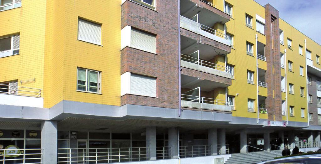 04 LOTE GONDOMAR LOJA COMERCIAL VERBA 3 DESCRIÇÃO: Prédio Urbano - Fração Autónoma "CD" - Loja no rés-do-chão com 32,20m2 destinada a