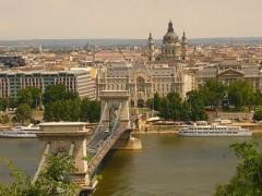 DIA 4 - Domingo - VIENA - BUDAPESTE Café da manhã e saída em ônibus para a Hungria, chegando ao meio-dia em Budapest.