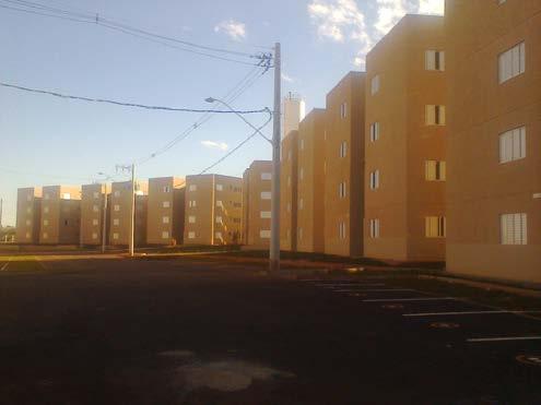 8 Fotografia 2 Vista interna do Residencial Tocantins II. Fonte: Secretaria Municipal de Habitação. 2015. Fotografia 3 Vista da área de recreação infantil e sala de síndico do Res.