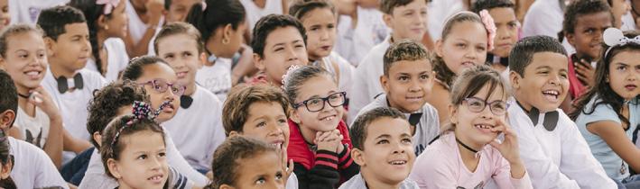 APRESENTAÇÃO Brincando de Música 2 Lá vai o trem com os meninos.