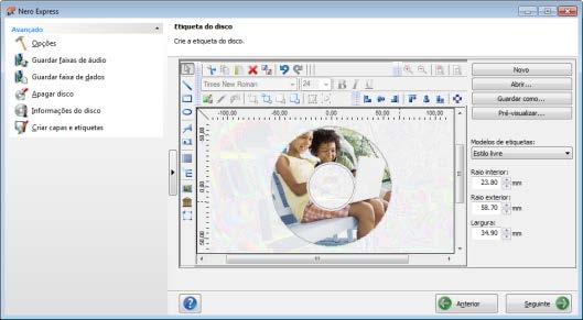 LightScribe Ecrã Etiqueta de Disco 5. Crie uma etiqueta personalizada. A interface no ecrã Etiqueta do disco funciona da mesma forma que o Nero CoverDesigner.