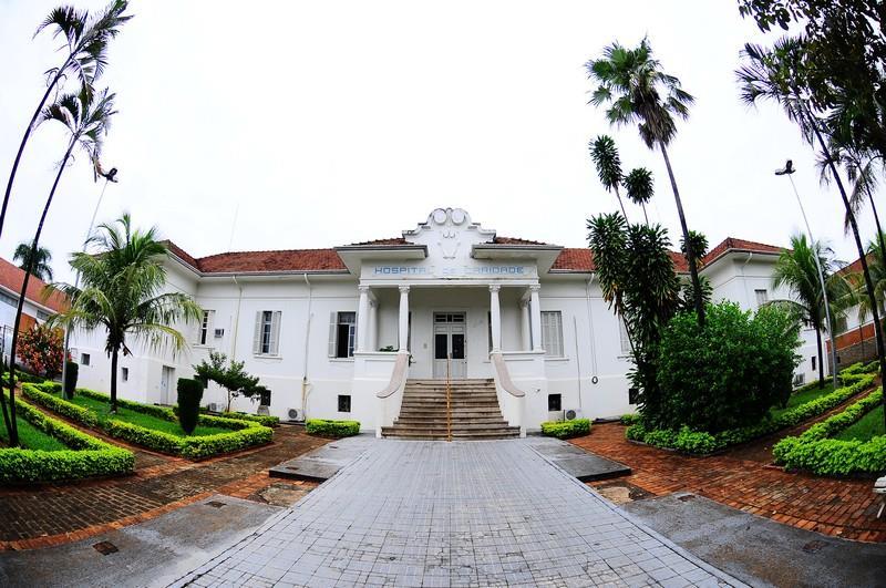 Fundado em 11 de maio de 1913 como Hospital de Caridade, a Sociedade Matonense de Benemerência, é conhecida tradicionalmente como Hospital Carlos Fernando Malzoni.