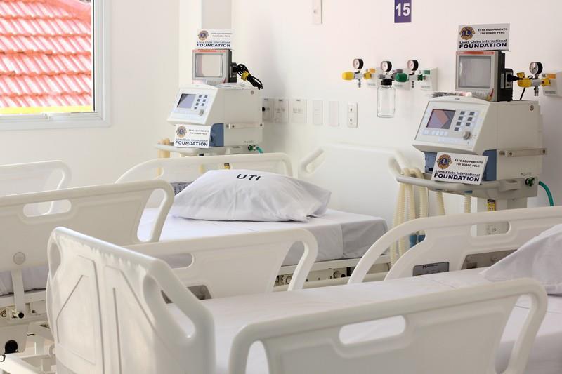 A instituição possui ainda uma moderna Unidade de Terapia Intensiva (UTI) com 18 leitos, UTI Neonatal e Pediátrica com 10 leitos, Unidade de Cuidados Intermediários Neonatal (UCIN) com 5 leitos neo e