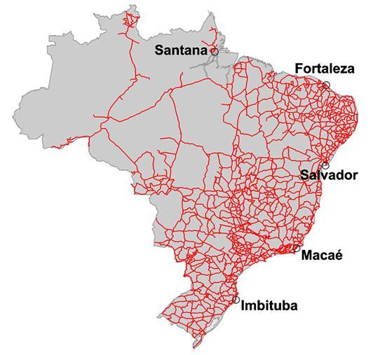 identificados por uma coordenada. A altitude informada é determinada a partir de um ponto origem do datum vertical. Figura 4 Rede altimétrica do Brasil e indicação das Estações Maregráficas 1.6.