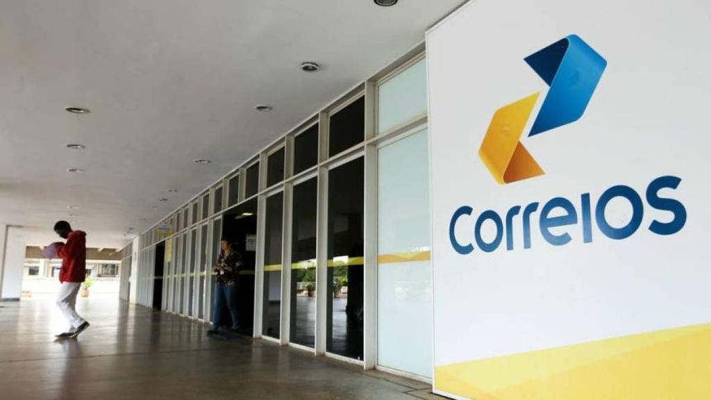 Bolsonaro autoriza estudo sobre a privatização dos Correios.