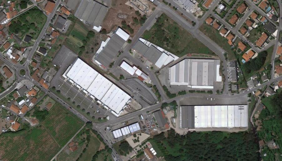 RETAIL PARK GUIMARÃES Localizada na periferia de Guimarães, numa zona industrial consolidada, possui bons acessos rodoviários.