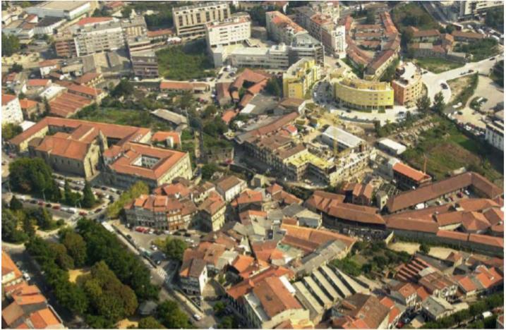 cidade de Guimarães (Figura 1), onde durante a primeira metade do seculo XX estavam concentradas várias fábricas de curtumes.