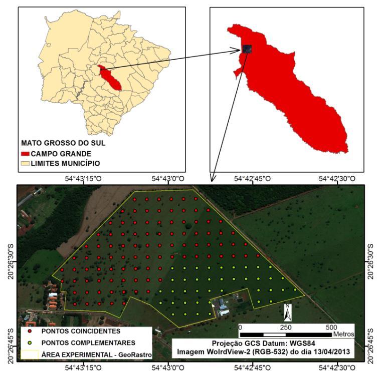 interpolação conhecido como krigagem estima valores em pontos não amostrados, sem tendência e com variância mínima, e permite a geração de mapas com maior precisão.