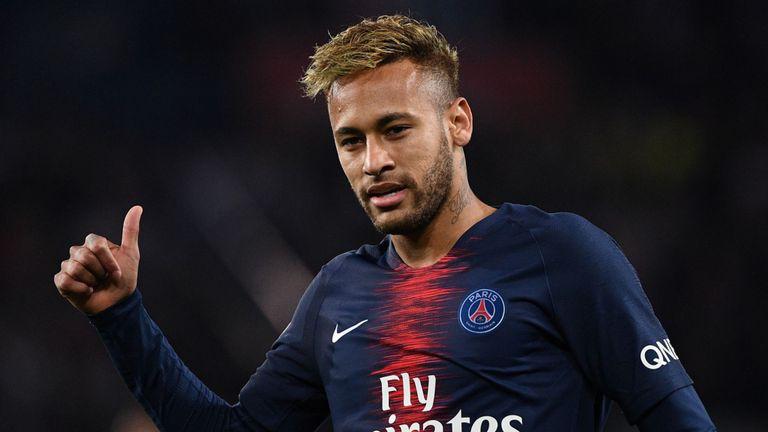 O Neymar é um jogador jovem e com um grande futuro pela frente.