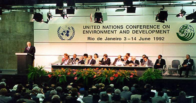 MARCOS NORMATIVOS Declaração do Rio sobre Meio Ambiente e Desenvolvimento (ECO-92) 1992 Introduzido o princípio da precaução (Princípio 15 da Decl.