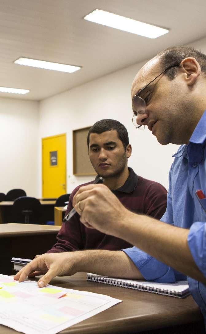 Ainda, há a possibilidade de consolidação de uma rede de relacionamentos com professores e alunos de outros cursos na área, permitindo projetos