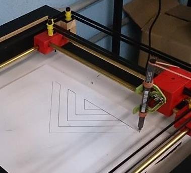 O percurso prevê mudanças drásticas de funcionamento, partindo do estado estacionário para a realização de movimento com avanço linear de 3000mm/min (figura 72).