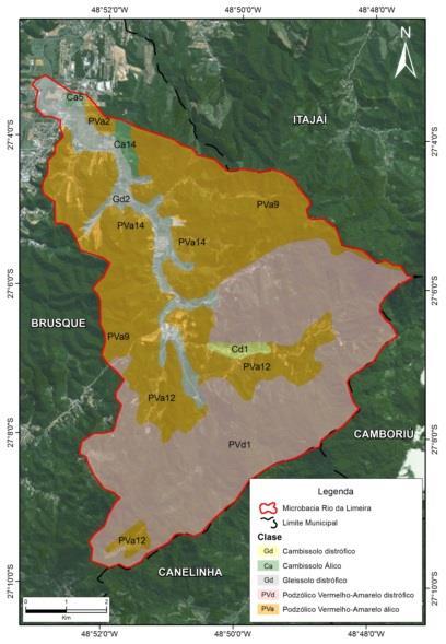 Figura 5. Espacialização das classes pedológicas na Microbacia Rio da Limeira. Quadro 5. Divisão das classes de Cobertura e Uso do Solo para a vulnerabilidade geotécnica.