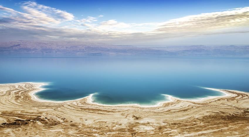 fragmentos de pedras. Conheceremos o Monte Nebo, ponto final do êxodo dos judeus à procura da Terra prometida de Canaã. A partir do seu topo, se avistam o Vale do Jordão e o Mar morto.