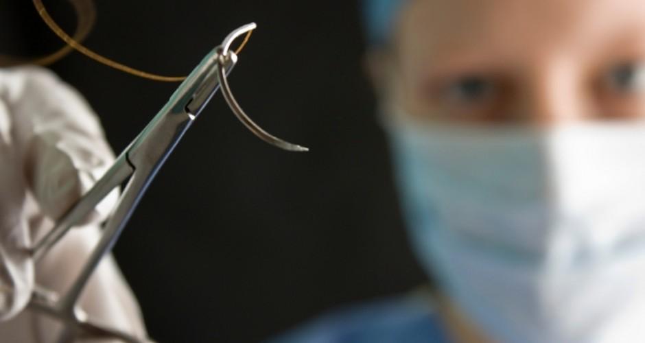 Agulhas, fios de sutura e bisturi elétrico: As agulhas são os instrumentos utilizados para conduzir o fio de sutura através dos tecidos.