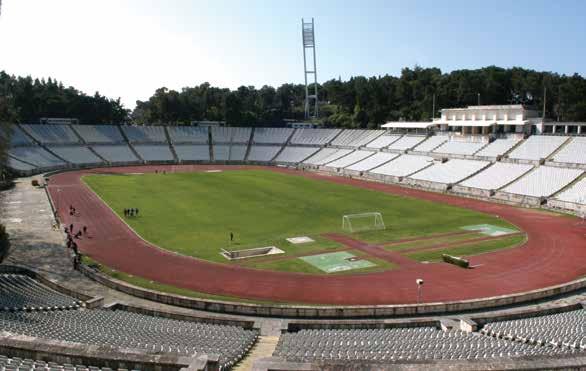 ESTÁDIO NACIONAL 8 pistas de corrida de 400m HORÁRIOs para utentes em geral: 2ª a 6ª feira: 07h00-10h00 I 13h00-17h00I 19h00-22h00 Sábado: 13h00-22h00 Domingo: 07h00-20h00 centro de