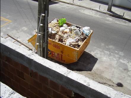 CASOS DE OBRAS Acondicionamento Final de RCC Caçamba colocada no