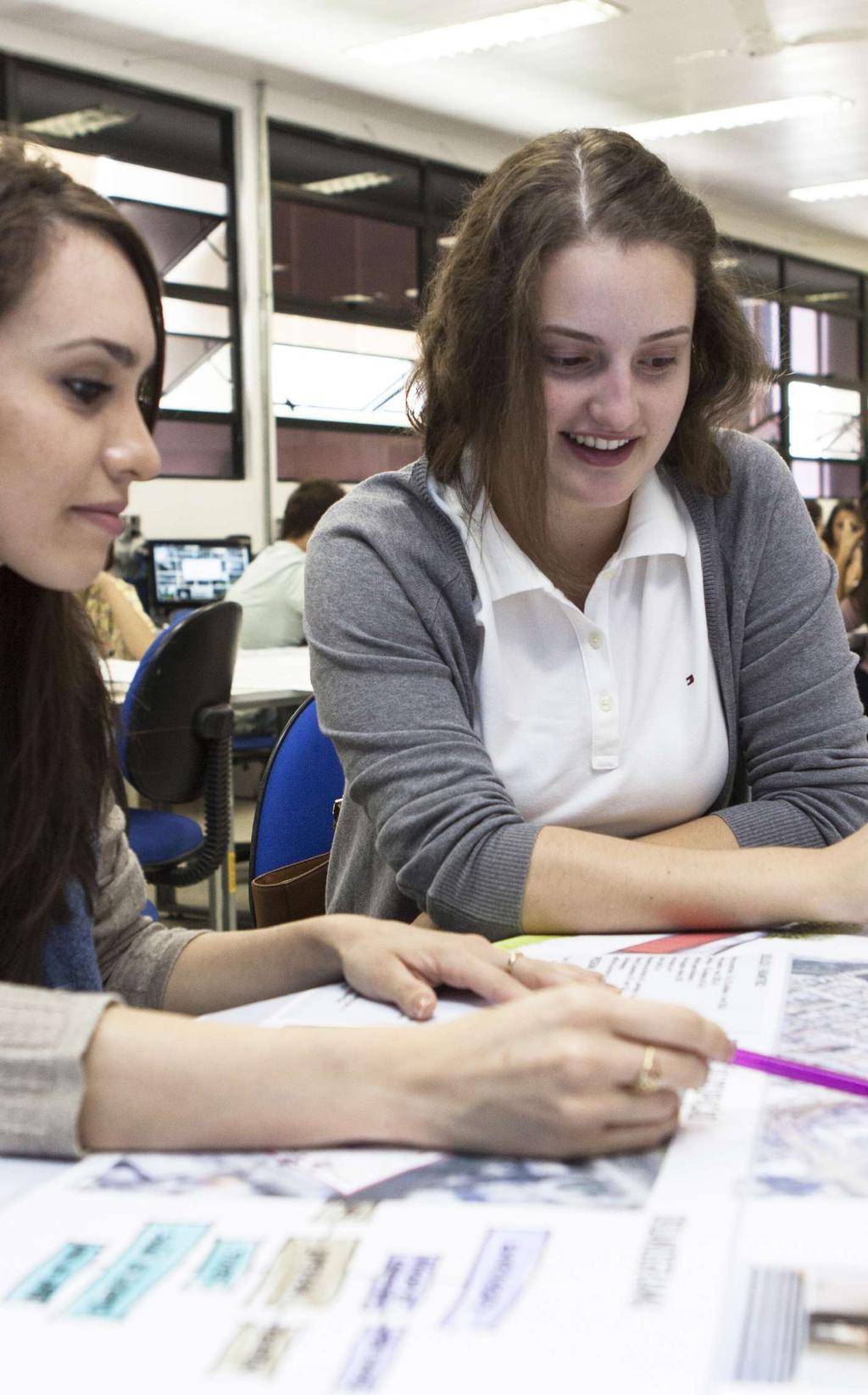 ÁREAS DE ATUAÇÃO Diferenciais Ensino focado no mercado de trabalho desde o primeiro ano do curso, com alto índice de empregabilidade entre os alunos.