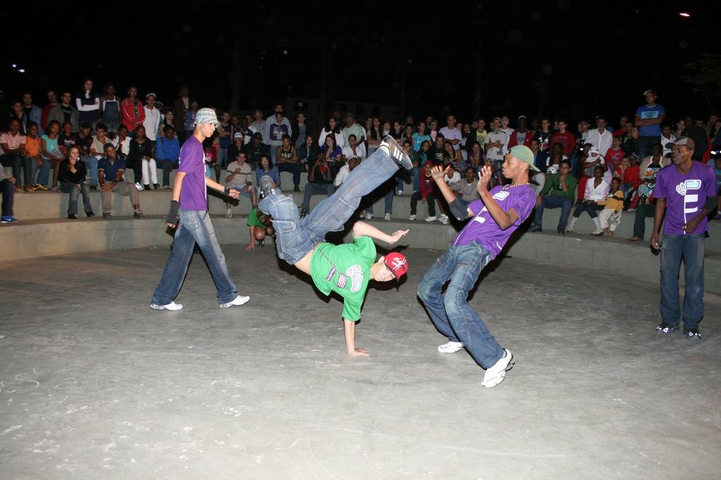 Atividades realizadas na Praça Simão José Silva, em Cataguases (MG). Realização: Fundação Simão José Silva e Casa de Cultura Simão.