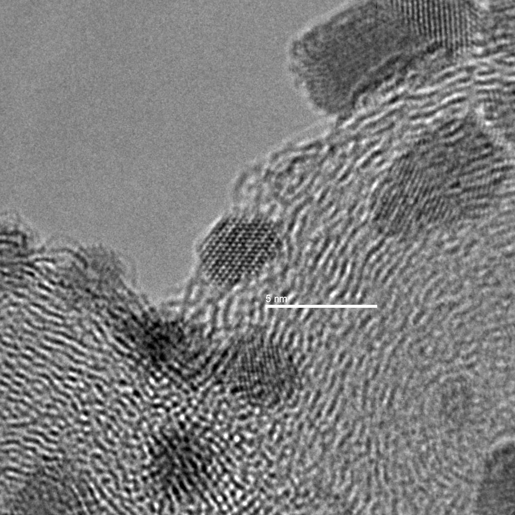 superfície não é típica (111), uma vez que os átomos não formam um hexágono mas sim um retângulo, podendo ser uma