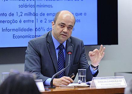 BOLETIM 297 Brasília, 16 de fevereiro de 2017 Procurador geral do Trabalho critica reforma Trabalhista e diz que conflitos na Justiça continuarão O procurador-geral do Trabalho, Ronaldo Fleury