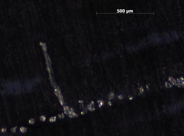 180 ºC, com taxa de 3 ºC/min. As dimensões das amostras eram de 50 mm x 10 mm com espessura de no máximo 3 mm.