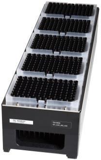 A caixa de diálogo Loading (Carregamento) consiste numa representação visual da plataforma AltoStar AM16 no topo e uma tabela especificando os transportes, as respetivas calhas na plataforma AltoStar