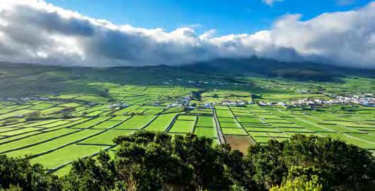 VIAGEM EM GRUPO COM GUIA PRIVATIVO SÃO MIGUEL E TERCEIRA Partidas de Lisboa 1º DIA LISBOA / SÃO MIGUEL (SETE CIDADES, COSTA SUDOESTE) Comparência no aeroporto 2 horas antes da partida para as