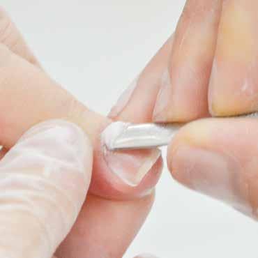 REMOVEDOR DE CUTÍCULAS Creme prático e ágil para ter unhas bonitas e