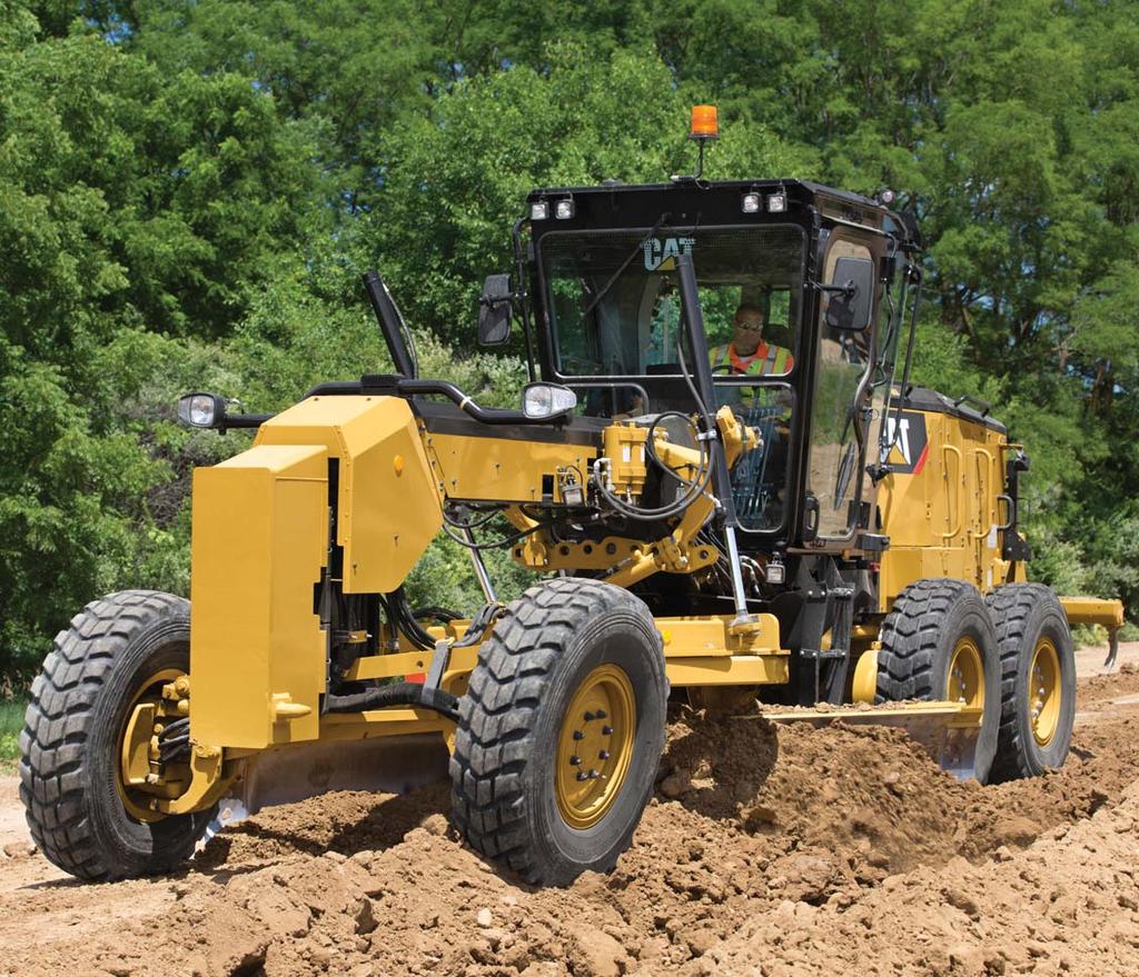 OBTENHA A FORÇA DE CONTROLE DE QUE VOCÊ PRECISA COM A OPÇÃO DE TRAÇÃO NAS QUATRO RODAS Fornecendo potência máxima de até 141 kw (189 HP) e giros de potência total, a opção de tração nas quatro rodas