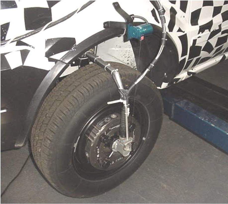 77 Figura 37: Wheel Force Transducer (WFT) (Cruz et al., 2003) Este tipo de abordagem semi-analítica foi escolhida para o presente trabalho na área de ride.