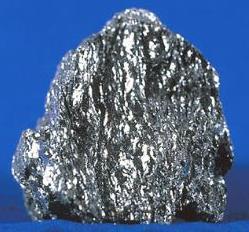 Limonita (Fe2O3.NH2O, N = número de moles de água): consiste em uma variedade de misturas de óxidos hidratados de ferro e hidróxidos de ferro.
