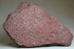 a) Hematita b) Magnetita c) Itabirito d) Limonita Figura 4: Fotos dos principais tipos de minérios: a) hematita; b) magnetita; c) itabirito; d) limonita.