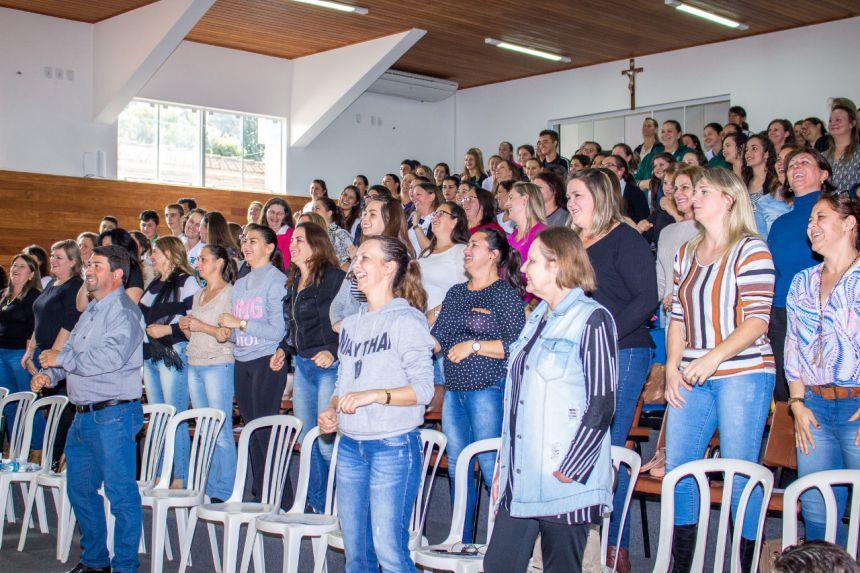 SEMINÁRIO A OUTRA FACE DO AUTISMO A APAE de Ivaí promoveu no dia 23 de agosto de 2018 o