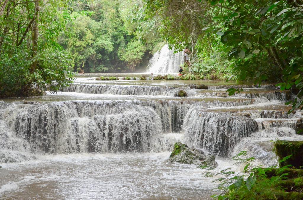 Cachoeira da Água Doce Os grupos são fechados para no máximo 15 pessoas para que o guia possa dar completa atenção a todos.