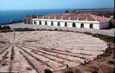 Santo António do Beliche Forte de Nossa Senhora da Guia ou Forte da Baleeira Farol do Cabo de São Vicente Farol de Sagres Irá visitar a Fortaleza de Sagres, também referida como Castelo de Sagres ou