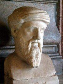 Grécia - Pitágoras Matemático e filósofo ilustre da época. Nasceu por volta de 572 a.c. na ilha de Samos.