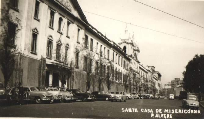 1950. No primeiro plano, fachada do Hospital São Francisco.