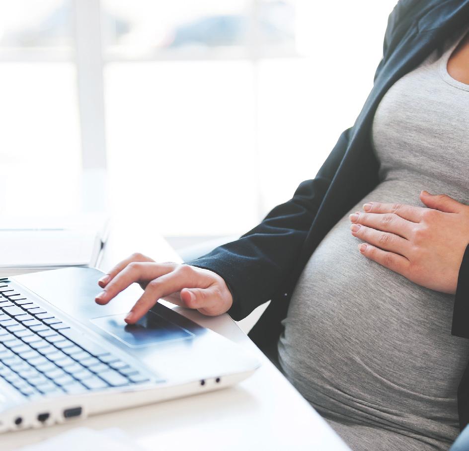O MOMENTO FINAL ROTINA DE TRABALHAR Saber se está na hora de parar de trabalhar é uma dúvida muito comum para as gestantes no final da gravidez.
