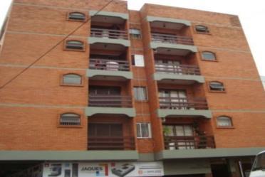 : 51 3352-8569 Status: Oferta Apartamento contendo: sala de estar e jantar, cozinha, área de serviço, banheiro social e 01 dormitório.