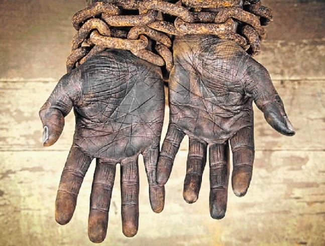 INTRODUÇÃO Os crimes considerados de tortura acompanham a sociedade humana desde épocas remotas. Ditadores e Reis já utilizavam a tortura como punição ou meio de obter informações.