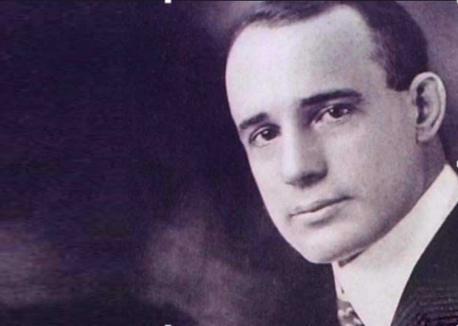 Napoleon Hill O entusiasmo é a maior força da alma.