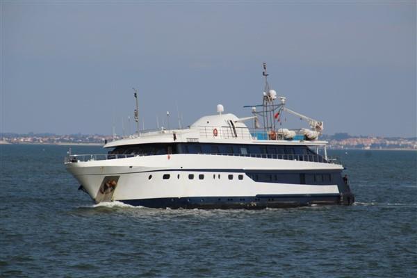 498 LOA 53 m PAX 43 Operador Variety Cruises