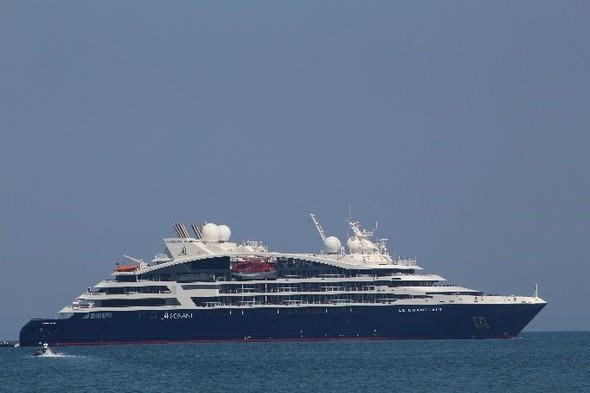 128,0 m PAX 180 Operador Ponant Cruises Navio LE