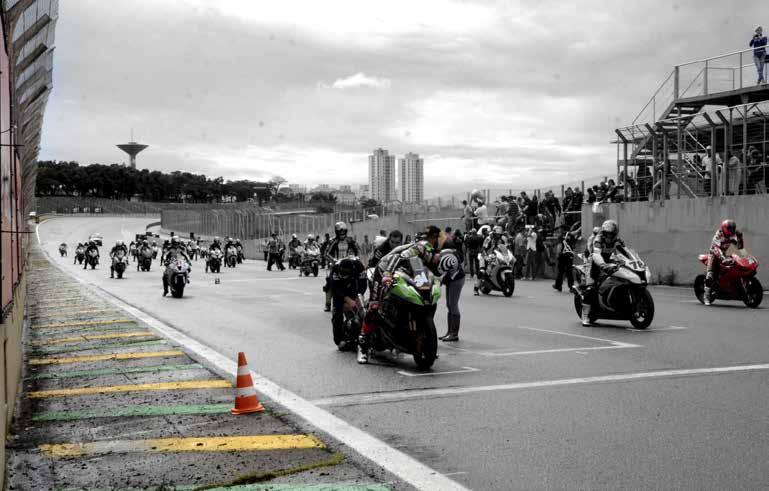 GRID WALK E MO ÇÃO Os clientes terão pulseiras especificas que darão acesso ao grid para acompanhar a formação de cada