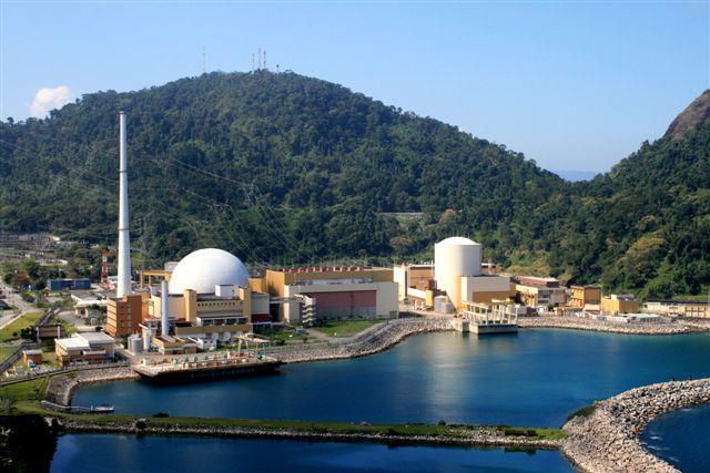 Energia Nuclear Expansão da Geração Nuclear no Brasil Central Nuclear Almirante Álvaro Alberto Responde pela geração de aproximadamente 3% da energia elétrica consumida no Brasil 30% da eletricidade